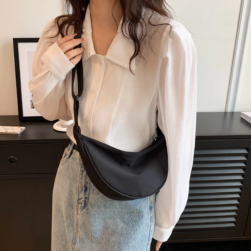 Fashion Nylon Dumpling Bag Lightweight One Shoulder Wallet Multifunctional Armpit Bag image 3