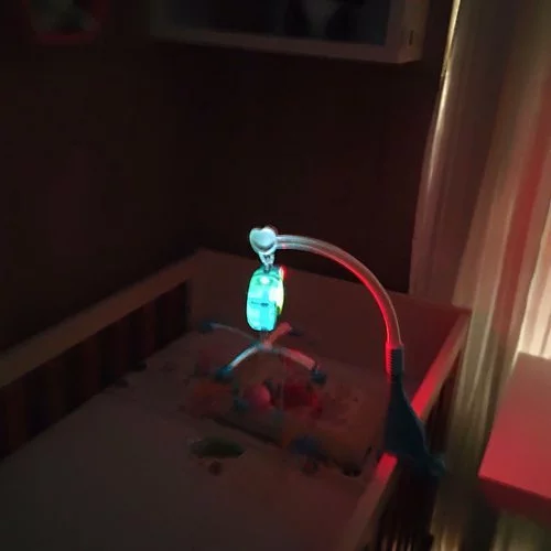 Mobile Musical Projector with Star Light for Baby Crib, 360° Rotation, Remote Control image 4