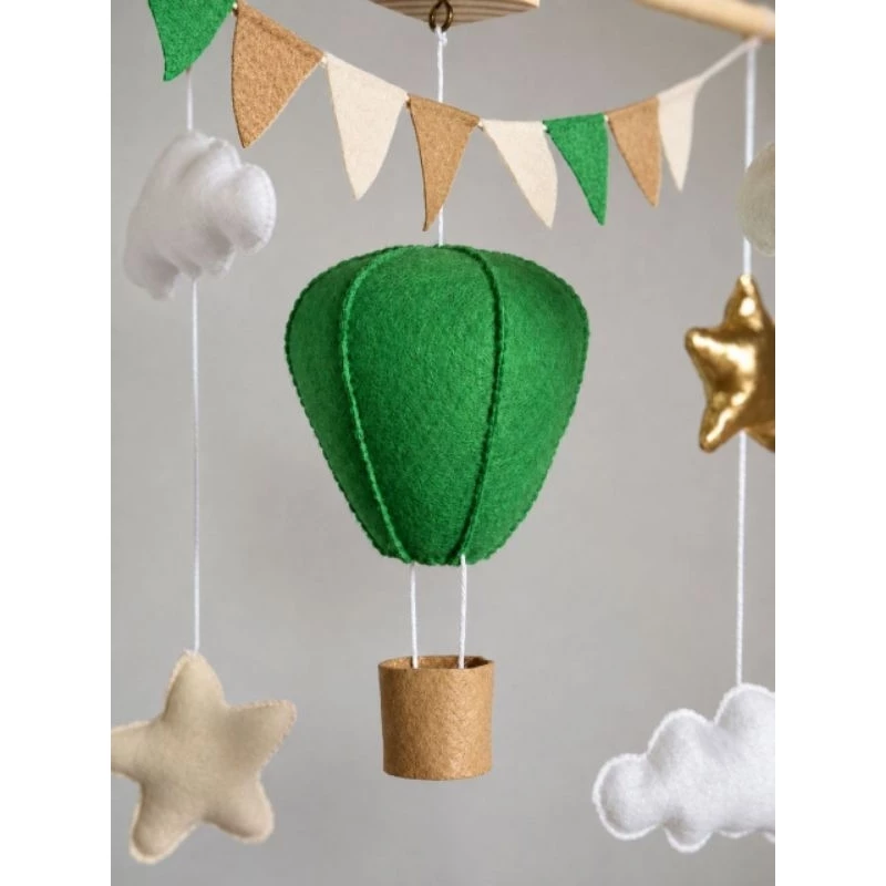 Balloon crib mobile